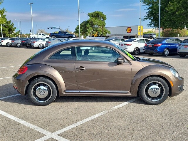 2012 Volkswagen Beetle 2.5L photo 3