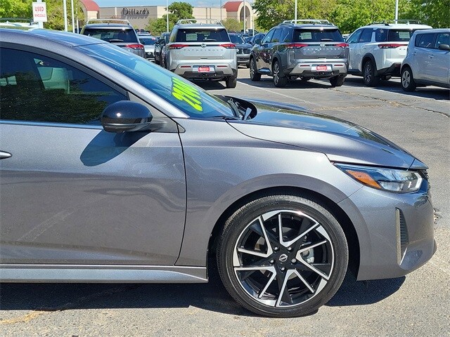 2024 Nissan Sentra SR photo 2