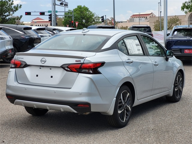 Versa Sedan SR