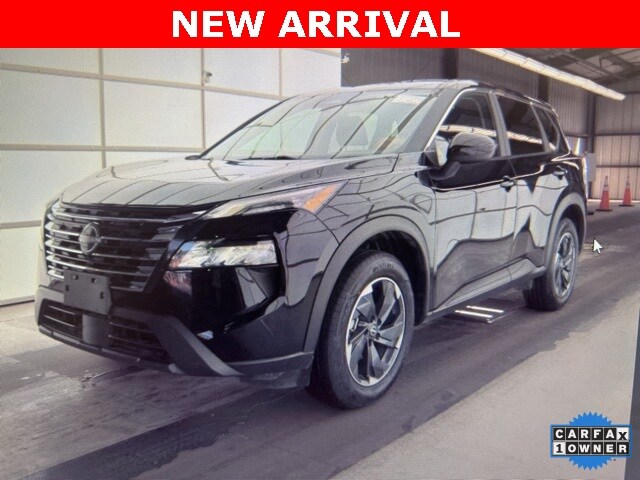 2024 Nissan Rogue SV photo 2