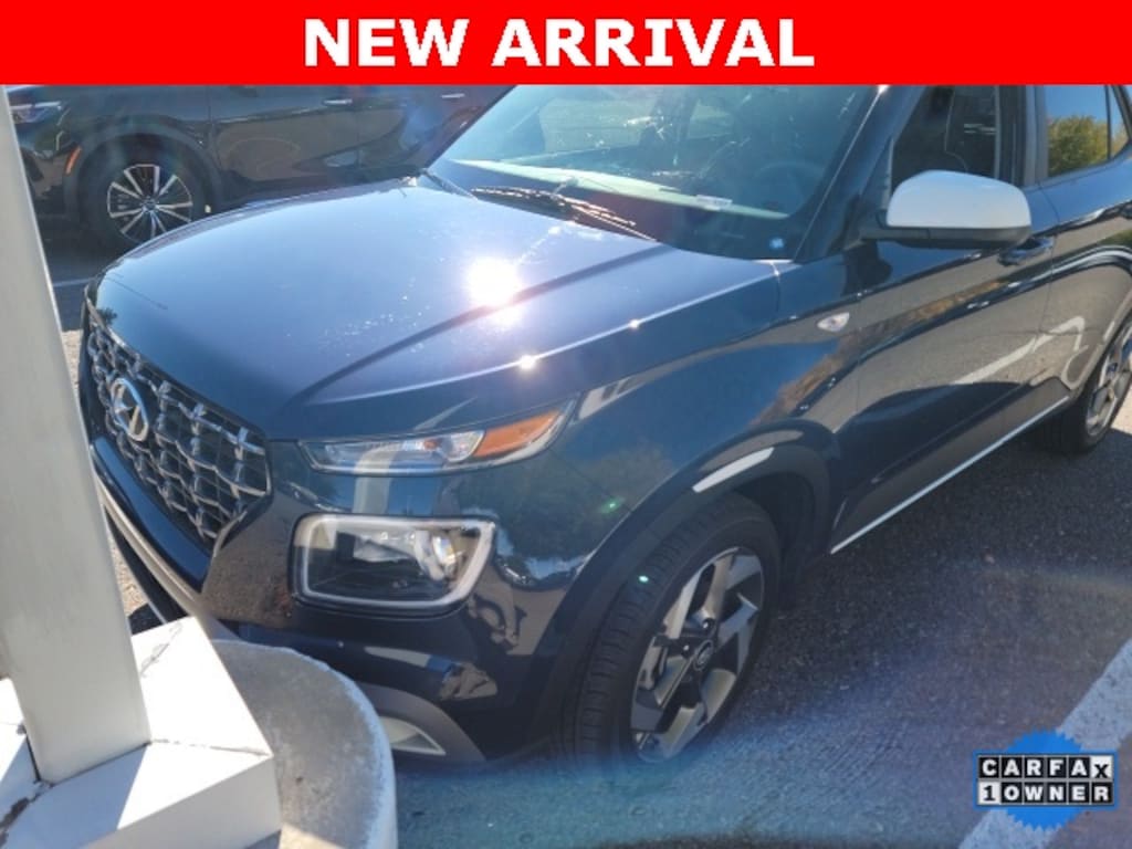 Used 2025 Hyundai Venue Limited SUV