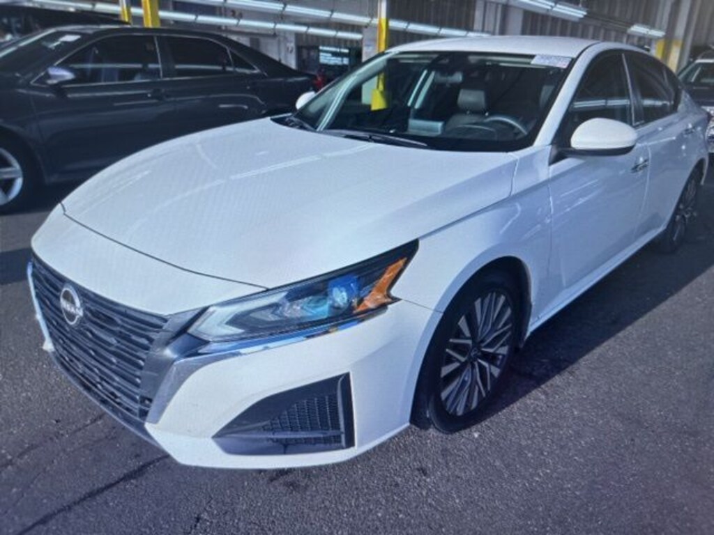 Used 2023 Nissan Altima 2.5 SV Sedan