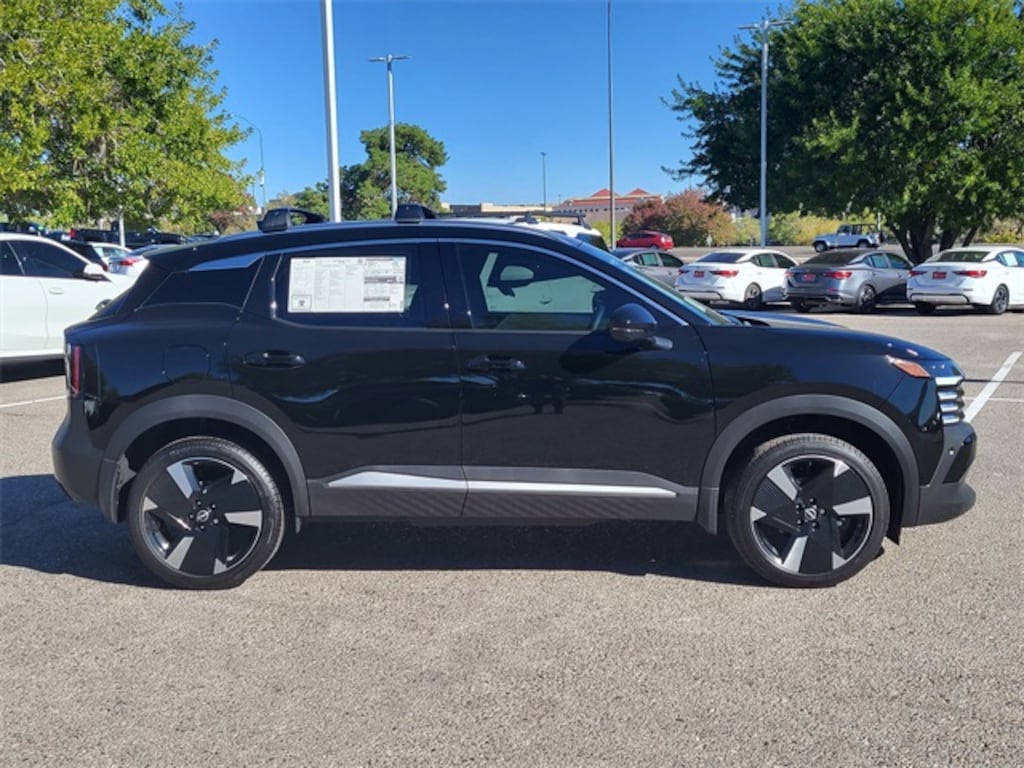 New 2026 Nissan Kicks SR SUV