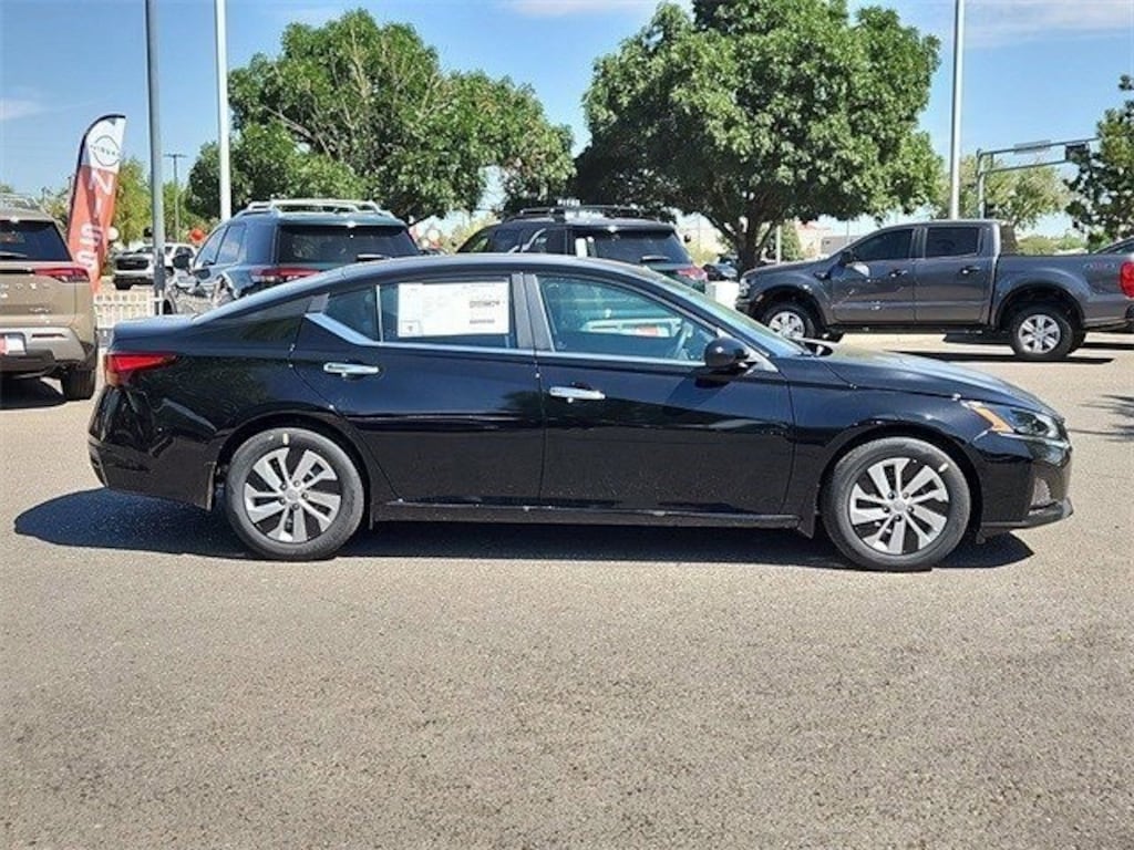 New 2025 Nissan Altima S Sedan
