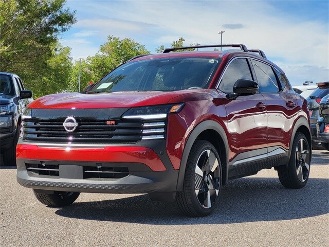 2026 Nissan Kicks SR photo 2