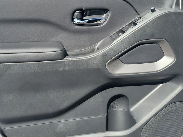 2026 Nissan Frontier SV - Photo 6