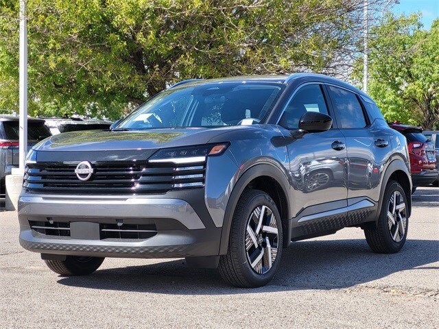 2026 Nissan Kicks SV photo 2