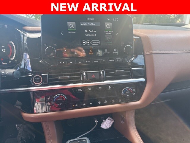 2023 Nissan Pathfinder Platinum photo 3
