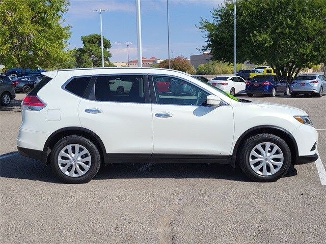 2014 Nissan Rogue S photo 2