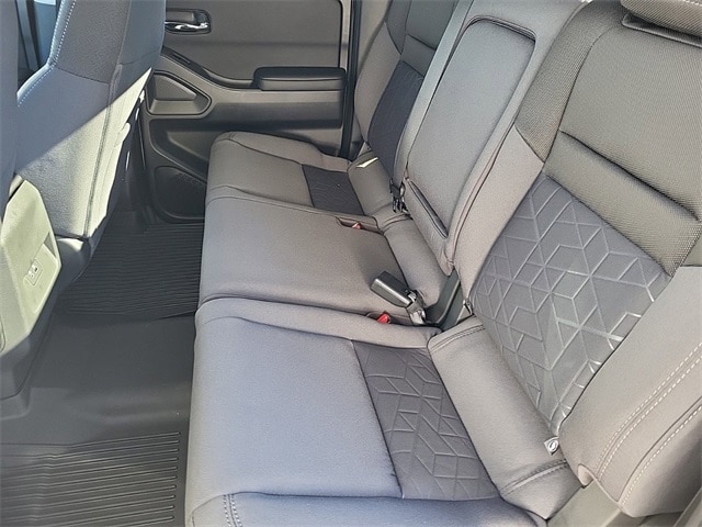 Frontier Crew Cab SV