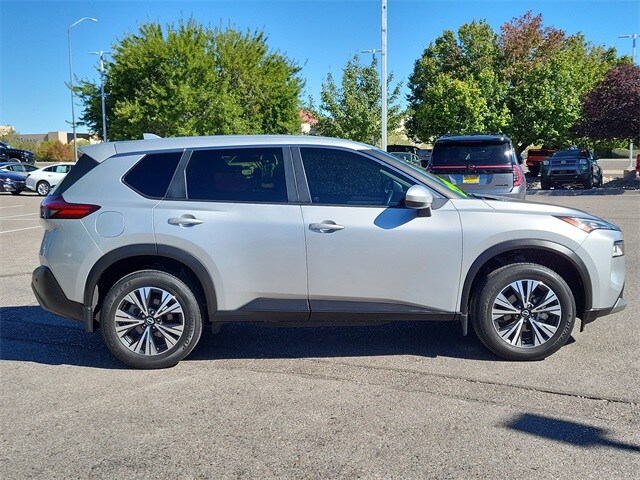 2023 Nissan Rogue SV photo 3