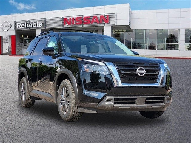 2025 Nissan Pathfinder SV's photo