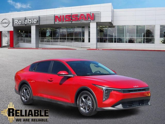 2025 Kia K4 LXS AT's photo