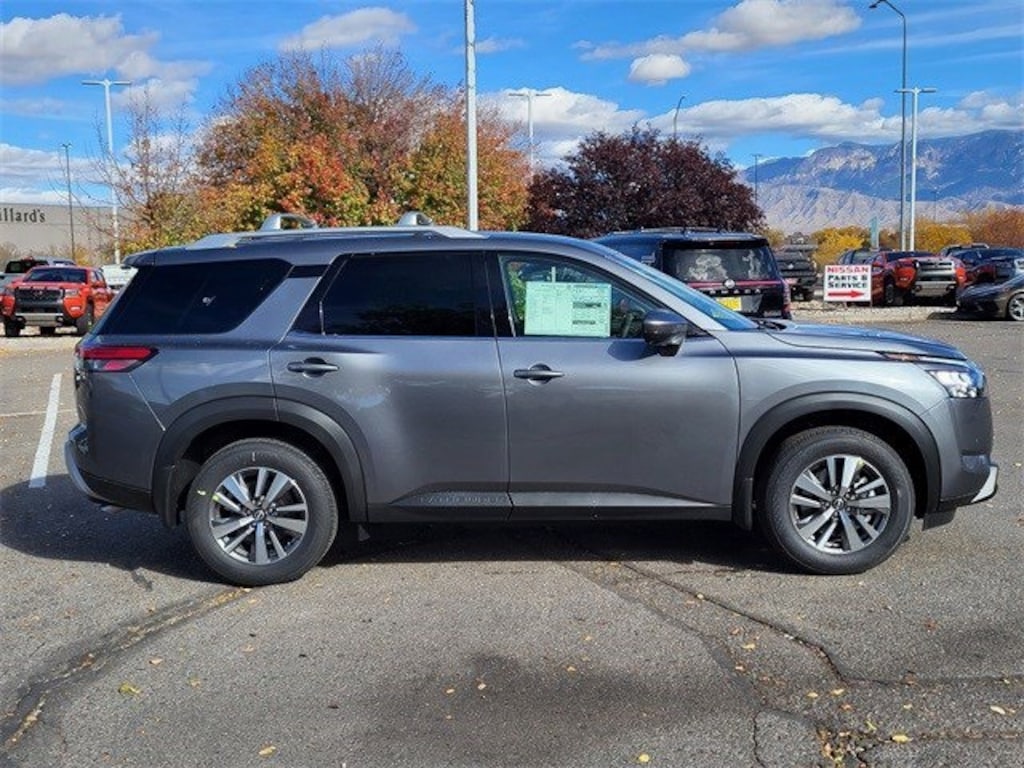 New 2025 Nissan Pathfinder SL SUV