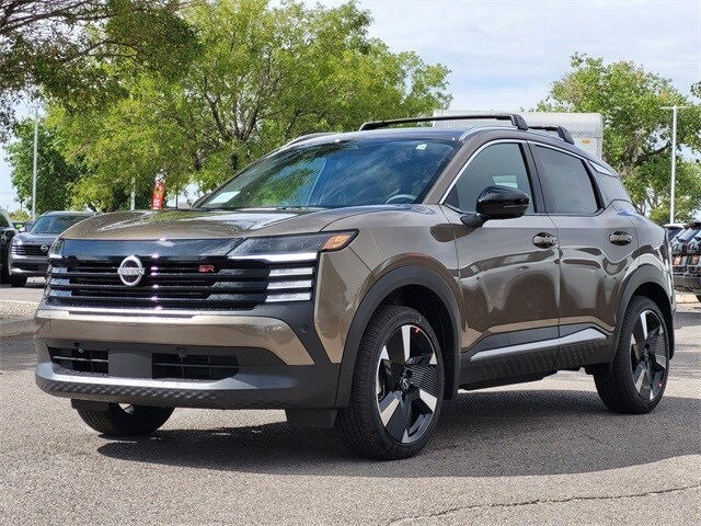 2026 Nissan Kicks SR photo 3