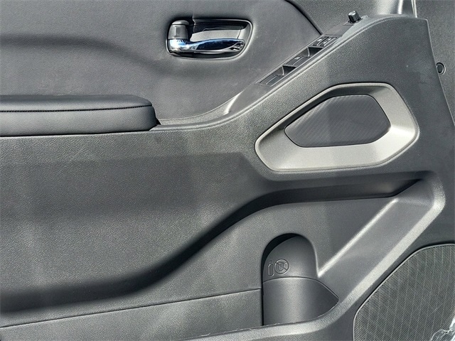 Frontier Crew Cab SV