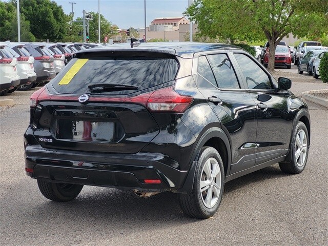 2021 Nissan Kicks S photo 3