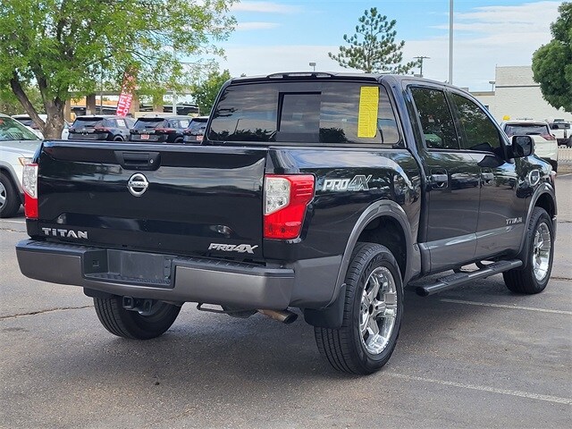 2017 Nissan Titan PRO-4X photo 3