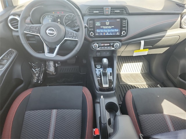 Versa Sedan SR
