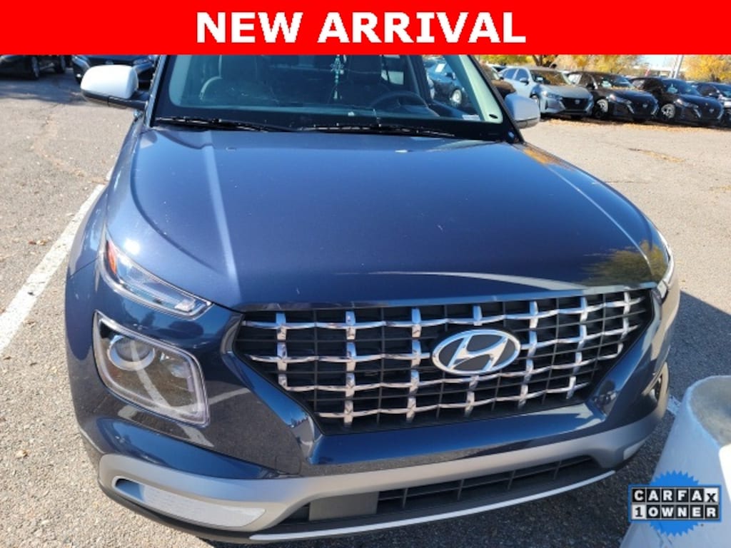 Used 2025 Hyundai Venue Limited SUV