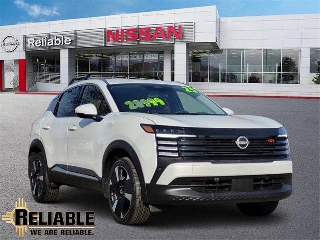 2025 Nissan Kicks SR's photo