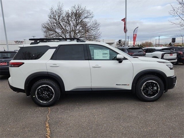 2025 Nissan Pathfinder Rock Creek photo 2