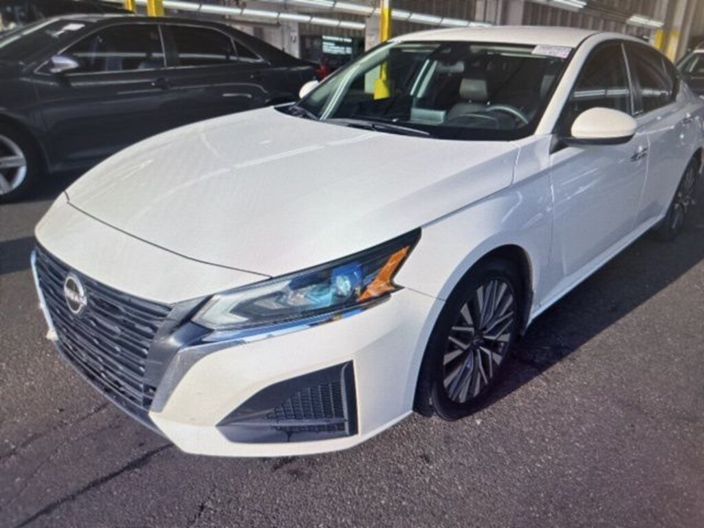 Used 2023 Nissan Altima 2.5 SV Sedan