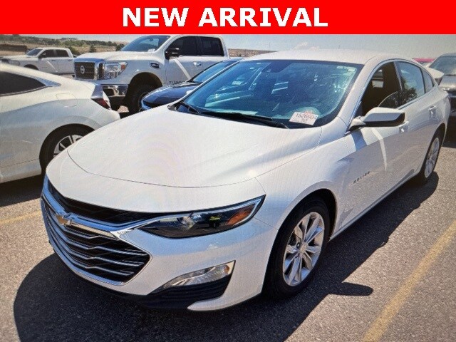 2024 Chevrolet Malibu 1LT photo 2