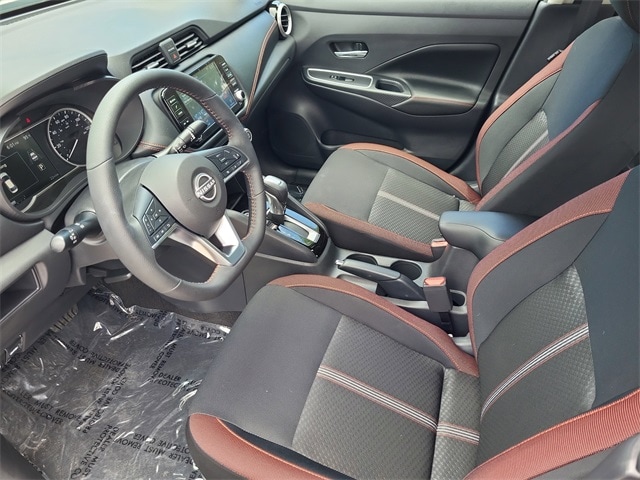 Versa Sedan SR