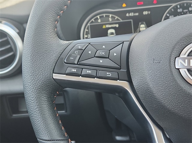 Versa Sedan SR
