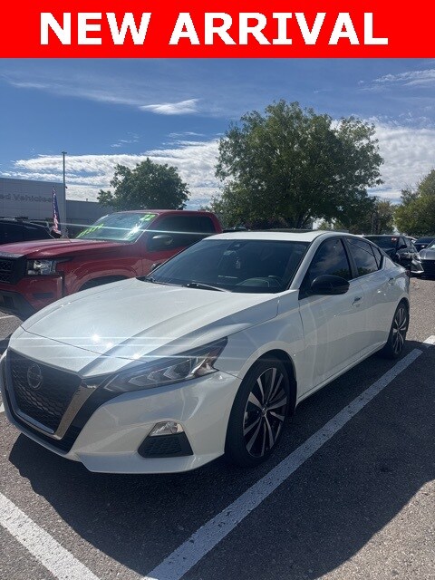 2021 Nissan Altima SR photo 3