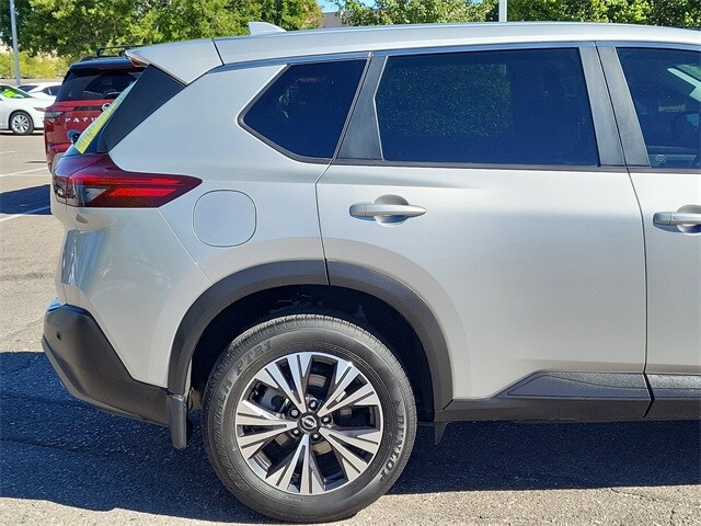 2023 Nissan Rogue SV photo 4