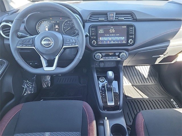 Versa Sedan SR