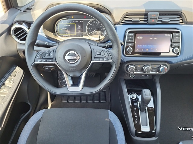 Versa Sedan SV