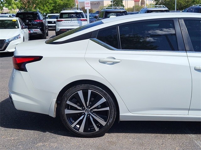 2021 Nissan Altima SR photo 4