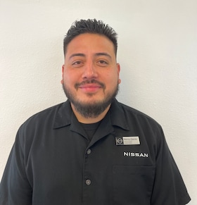 Staff member Manny Garcia from ID_82445c6e6ec3