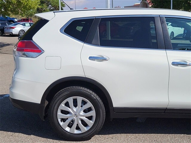 2014 Nissan Rogue S photo 3