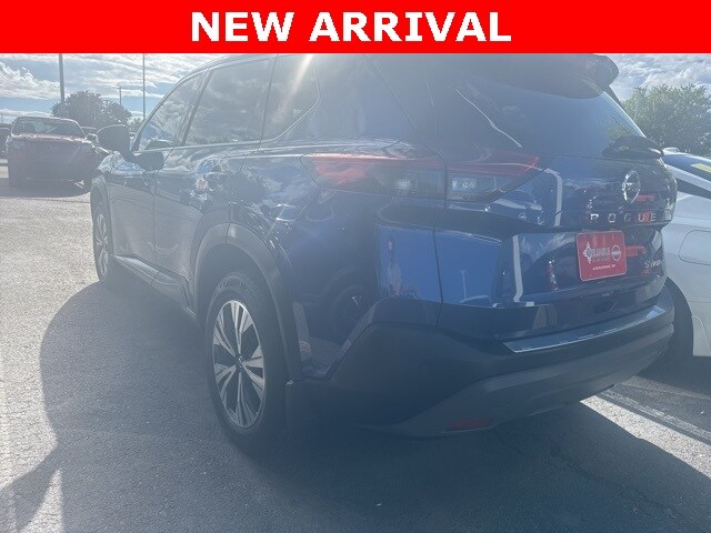2021 Nissan Rogue SV photo 4