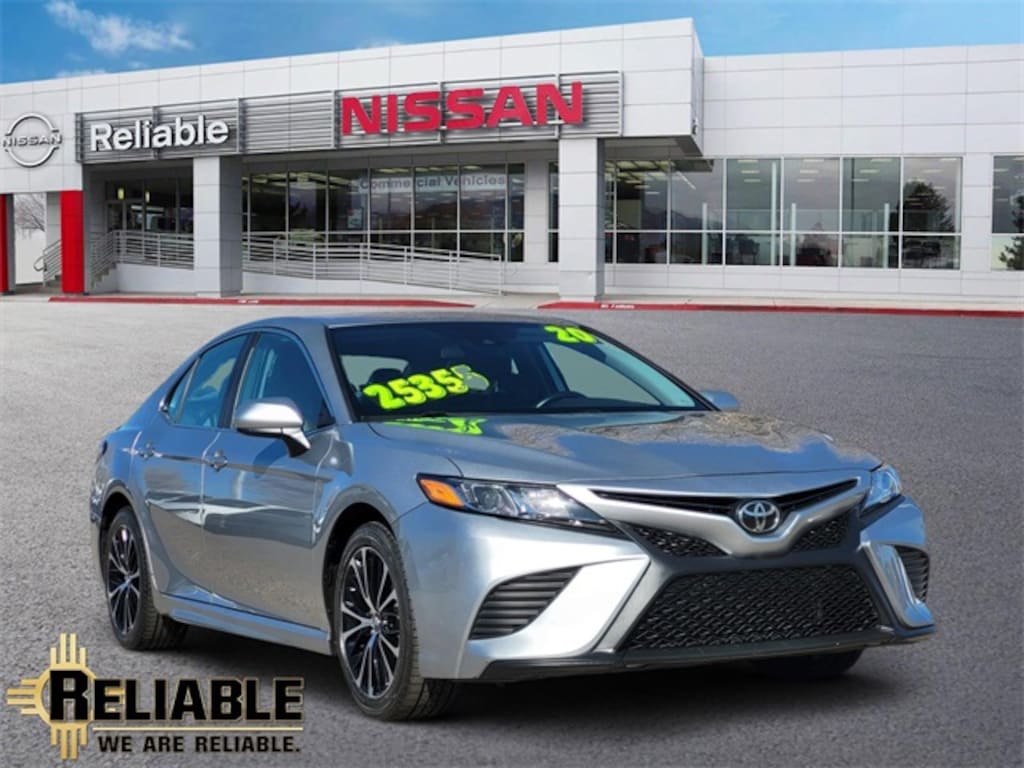 Used 2020 Toyota Camry SE Sedan