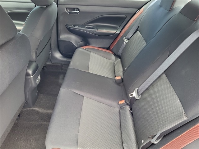 Versa Sedan SR