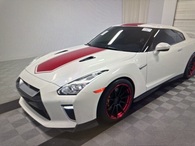 2020 Nissan GT-R Premium photo 3