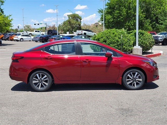 Versa Sedan SV