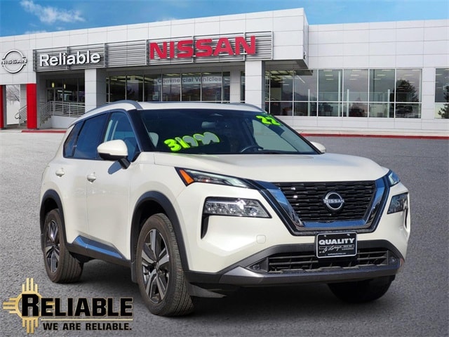 2022 Nissan Rogue SL's photo