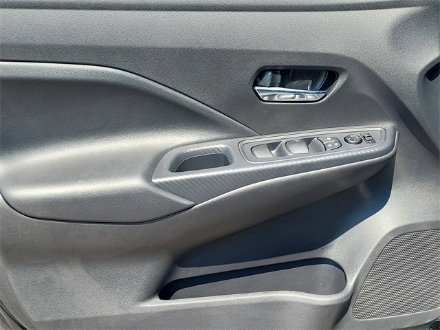 Versa Sedan SV