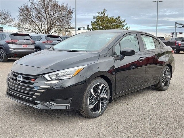 Versa Sedan SR