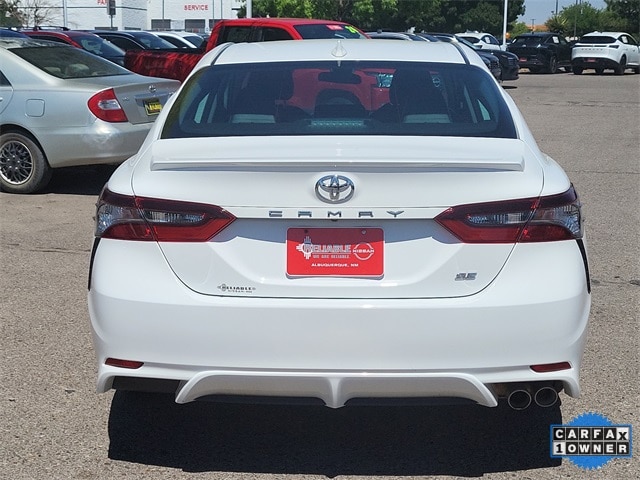 Camry SE