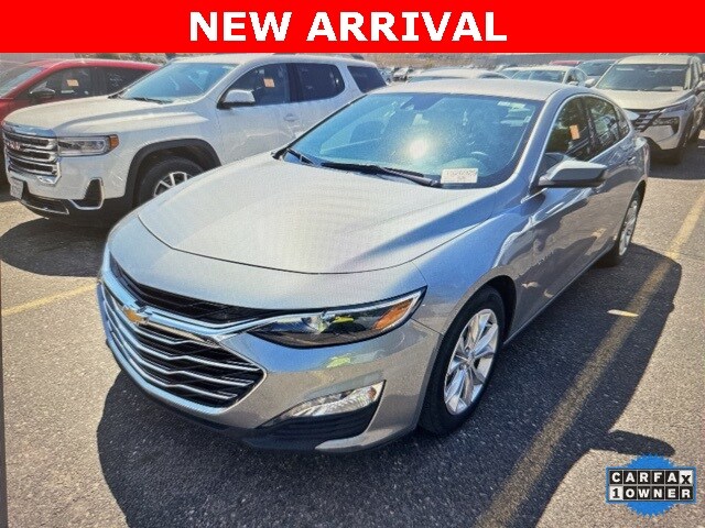 2024 Chevrolet Malibu 1LT photo 2