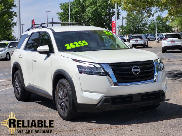 Pearl White Tricoat 2022 Nissan Pathfinder SV FWD SUV / Crossover Front-Wheel Drive 9-Speed Automatic