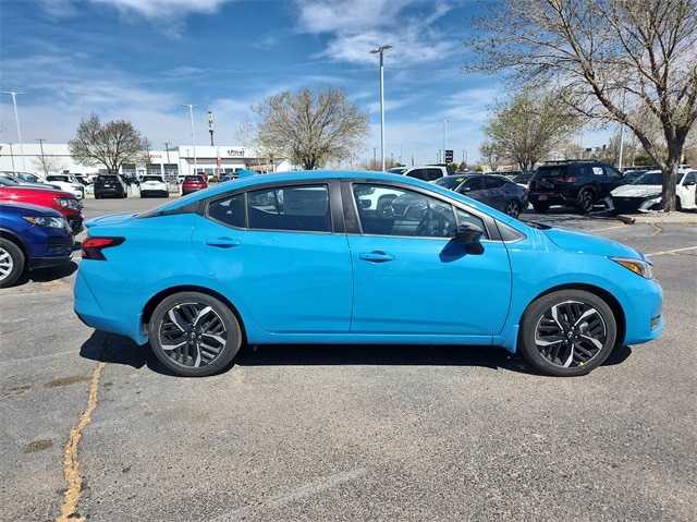 Versa Sedan SR