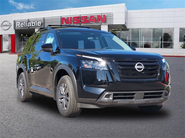 2025 Nissan Pathfinder SV's photo